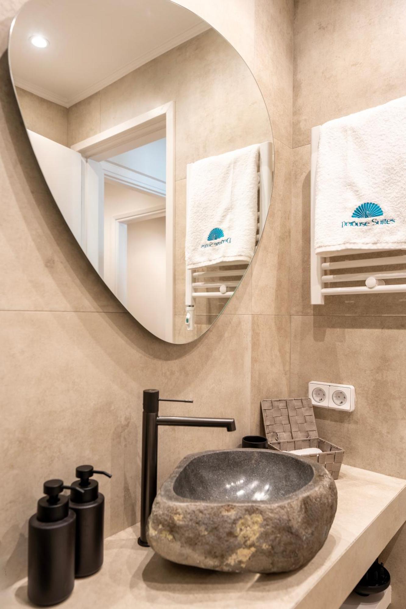 Derouse Eva Suite Jacuzzi & Sauna Atenas Exterior foto